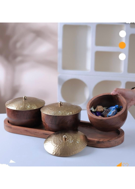 طقم سكريات خشب مع قاعدة وغطا ذهبي